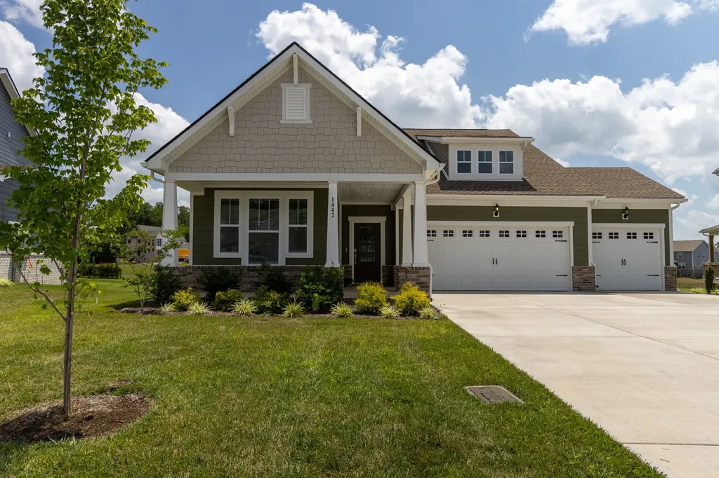 1442 English Oak Drive Clarksville TN 37043