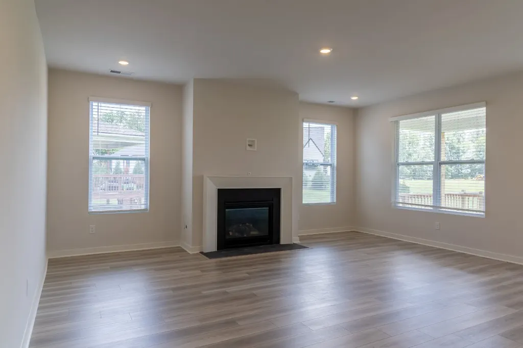 1442 English Oak Drive Clarksville TN 37043