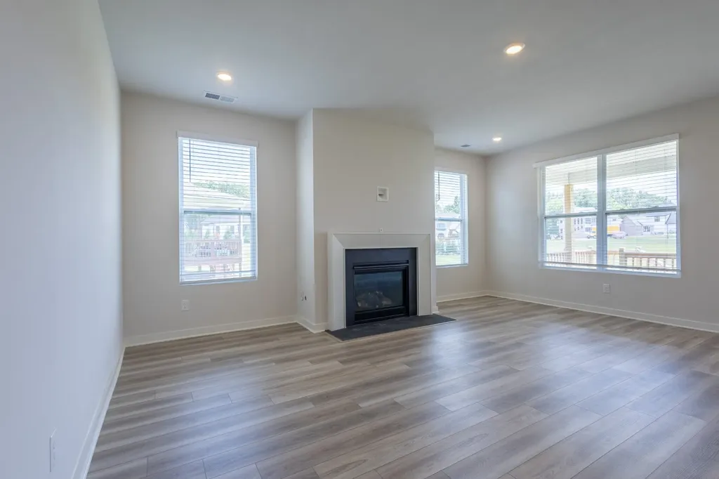 1442 English Oak Drive Clarksville TN 37043