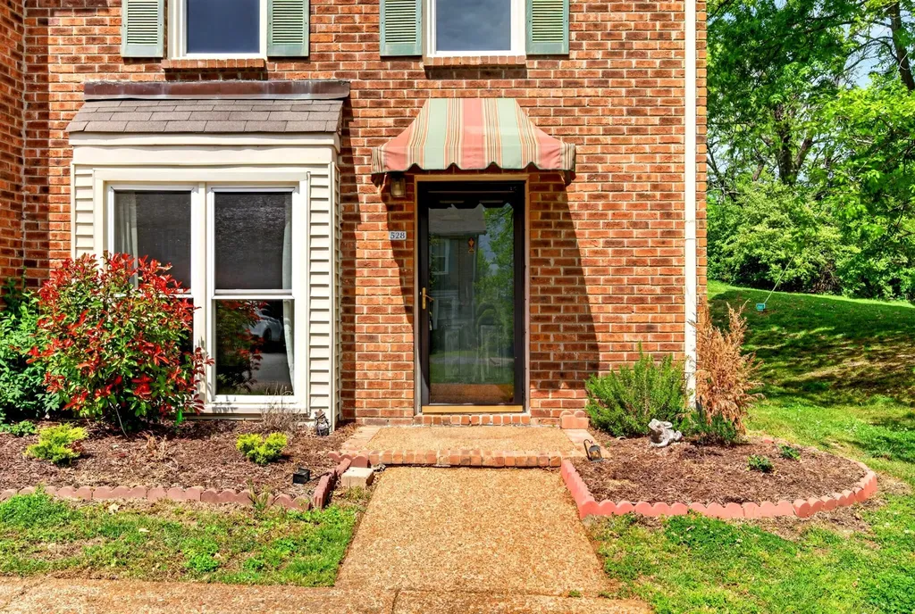 528 Williamsburg Drive Nashville TN 37214