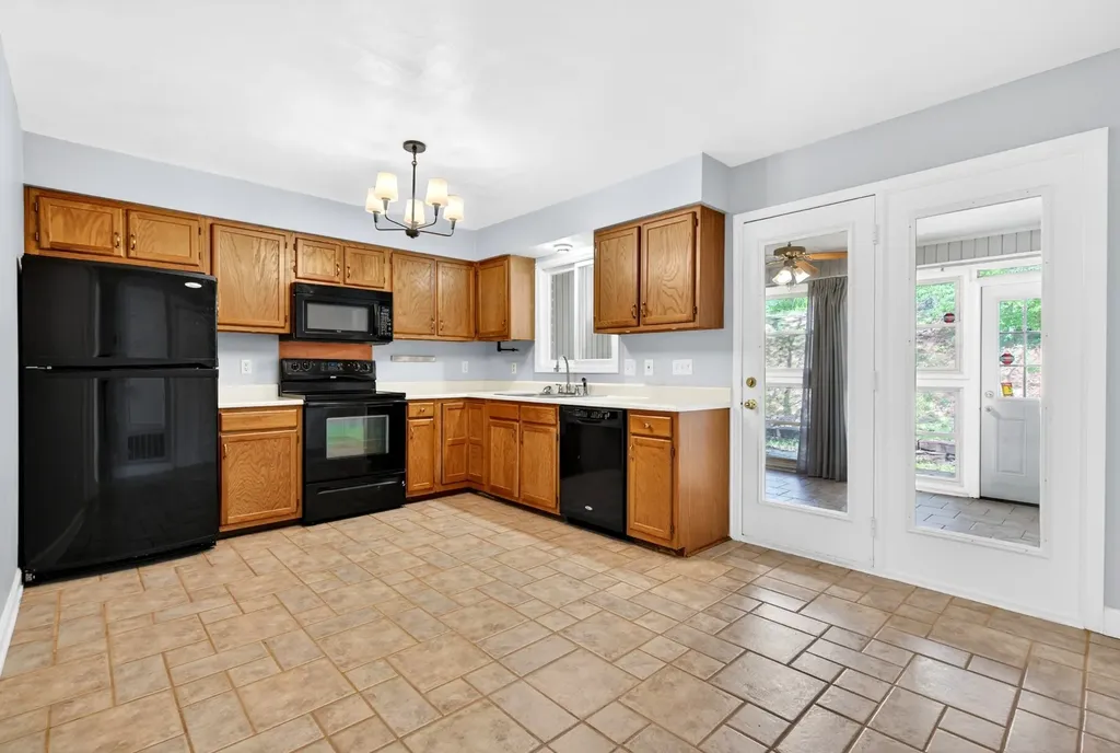 528 Williamsburg Drive Nashville TN 37214