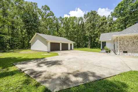 330 Robin Hood Loop Savannah TN 38372