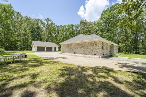330 Robin Hood Loop Savannah TN 38372