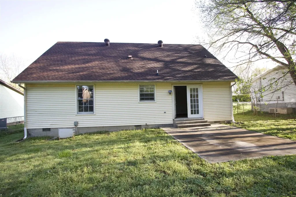 385 Louise Lane Clarksville TN 37042