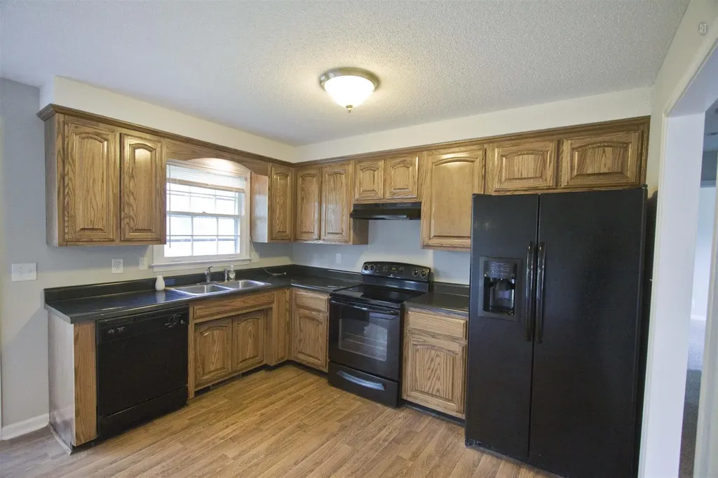385 Louise Lane Clarksville TN 37042