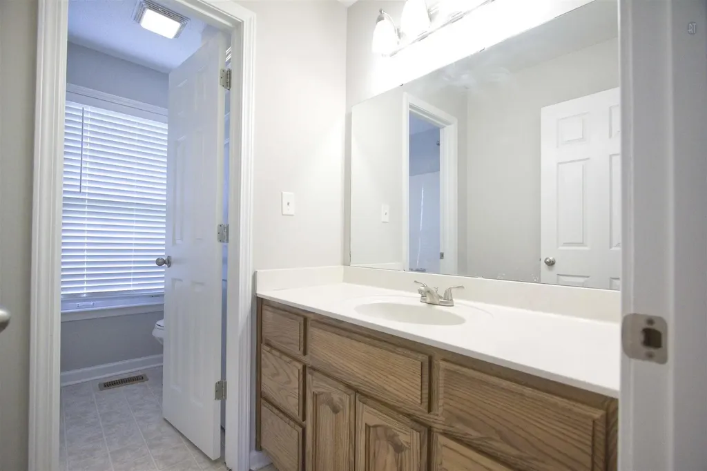 385 Louise Lane Clarksville TN 37042