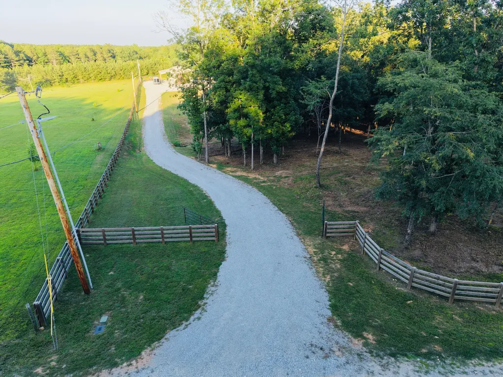 27 Davis Lane Lawrenceburg TN 38464
