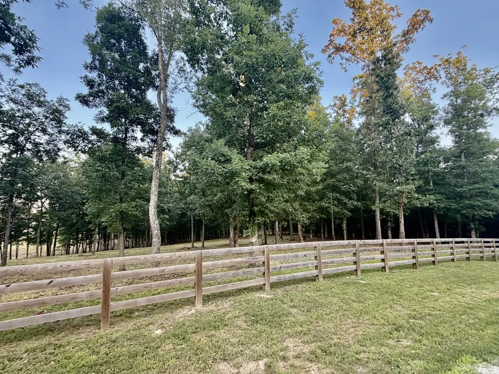 27 Davis Lane Lawrenceburg TN 38464