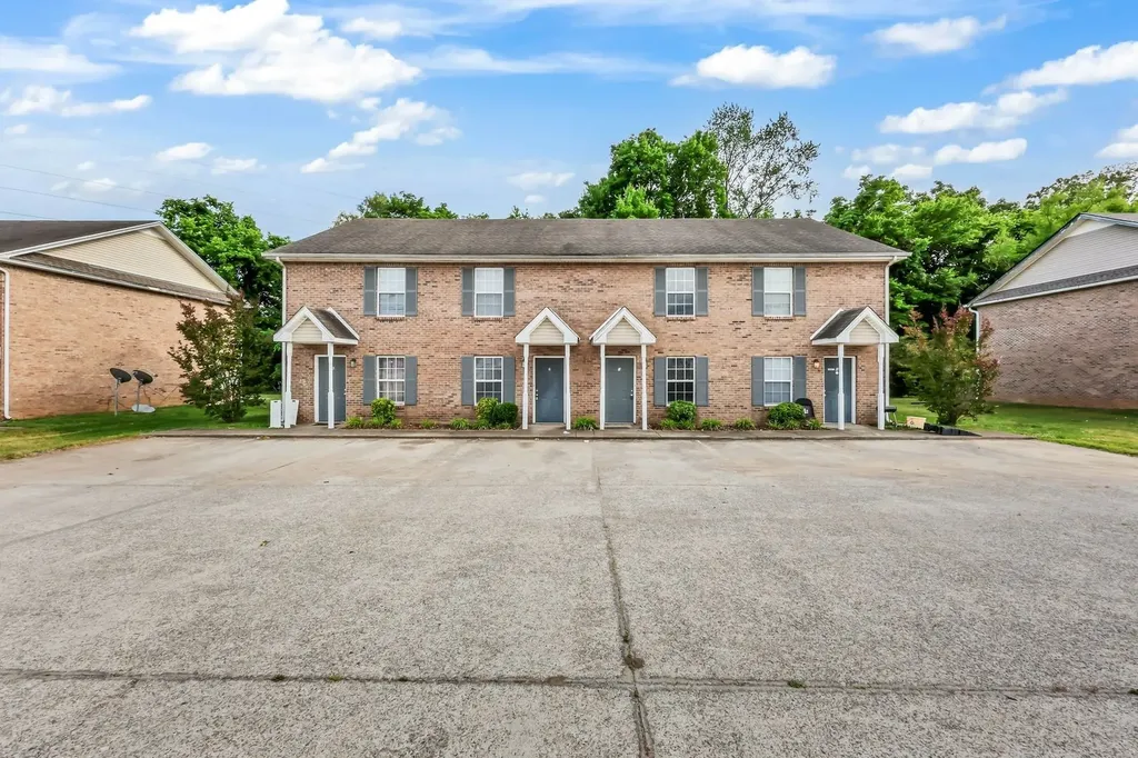 784 Cherrybark Lane Clarksville TN 37040