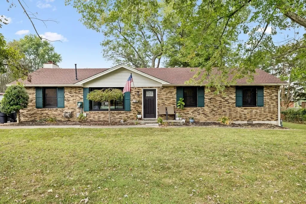 2210 Lynwood Drive Greenbrier TN 37073