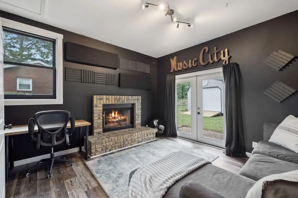 2210 Lynwood Drive Greenbrier TN 37073