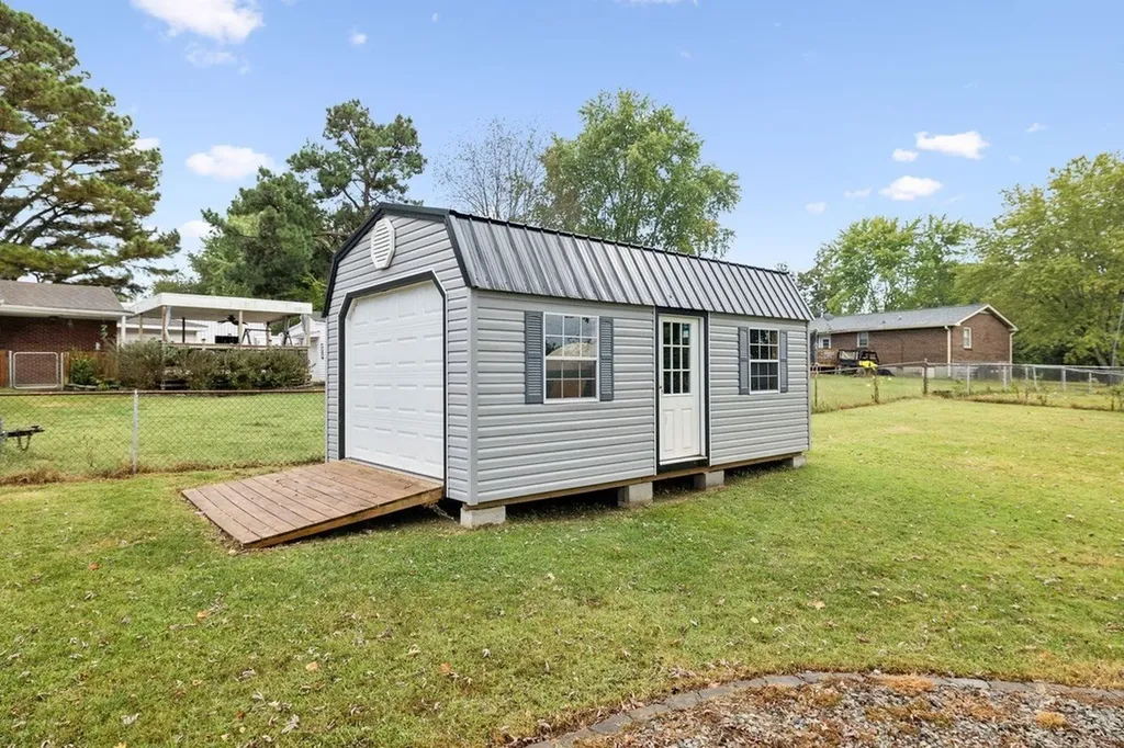 2210 Lynwood Drive Greenbrier TN 37073