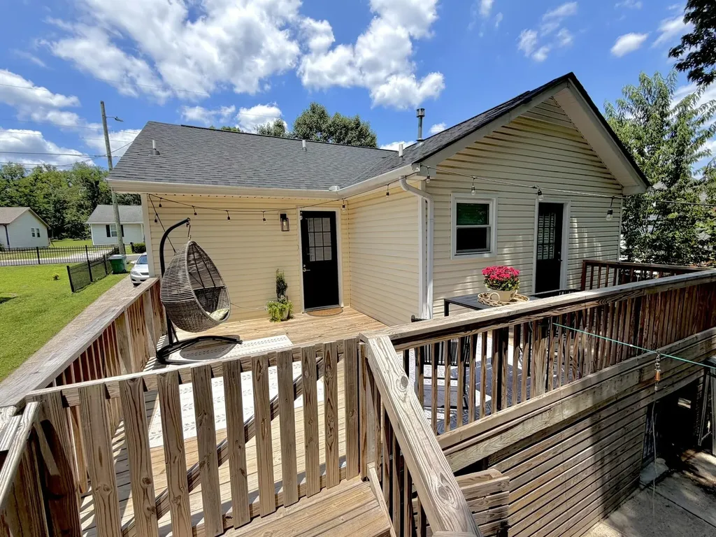 2525 Slaydon Drive Nashville TN 37207