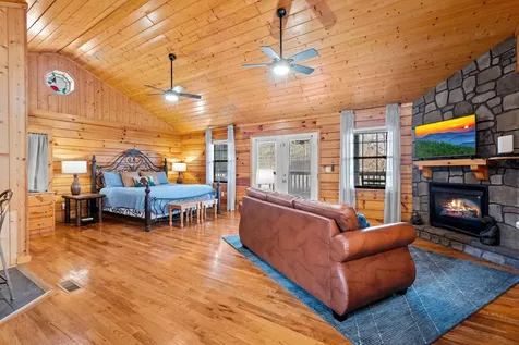 1529 Bears Den Way Sevierville TN 37862