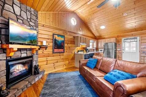 1529 Bears Den Way Sevierville TN 37862