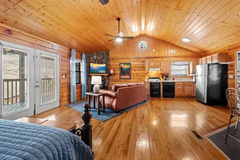 1529 Bears Den Way Sevierville TN 37862