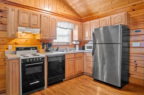1529 Bears Den Way Sevierville TN 37862