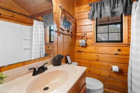 1529 Bears Den Way Sevierville TN 37862