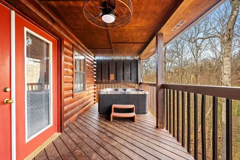 1529 Bears Den Way Sevierville TN 37862