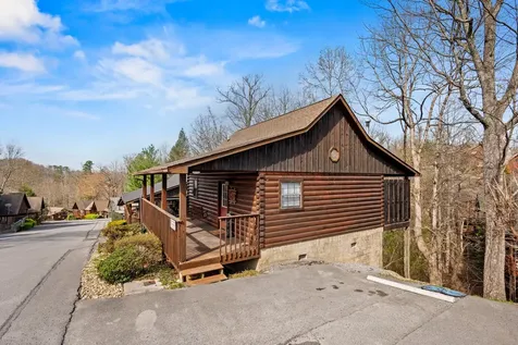 1529 Bears Den Way Sevierville TN 37862