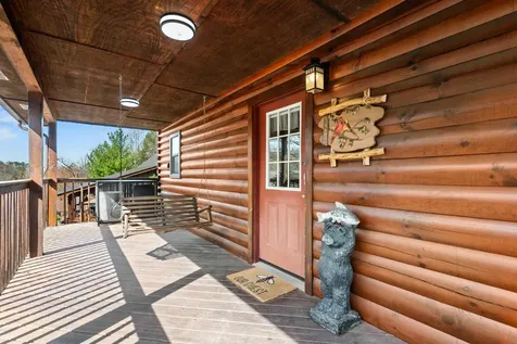 1529 Bears Den Way Sevierville TN 37862