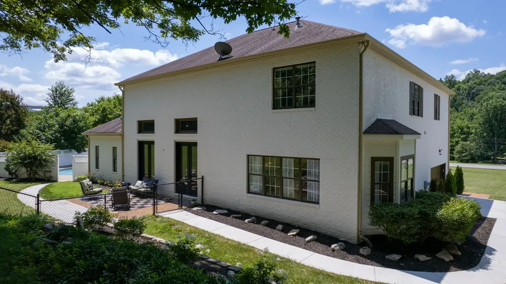 4046 New Highway 96, W Franklin TN 37064