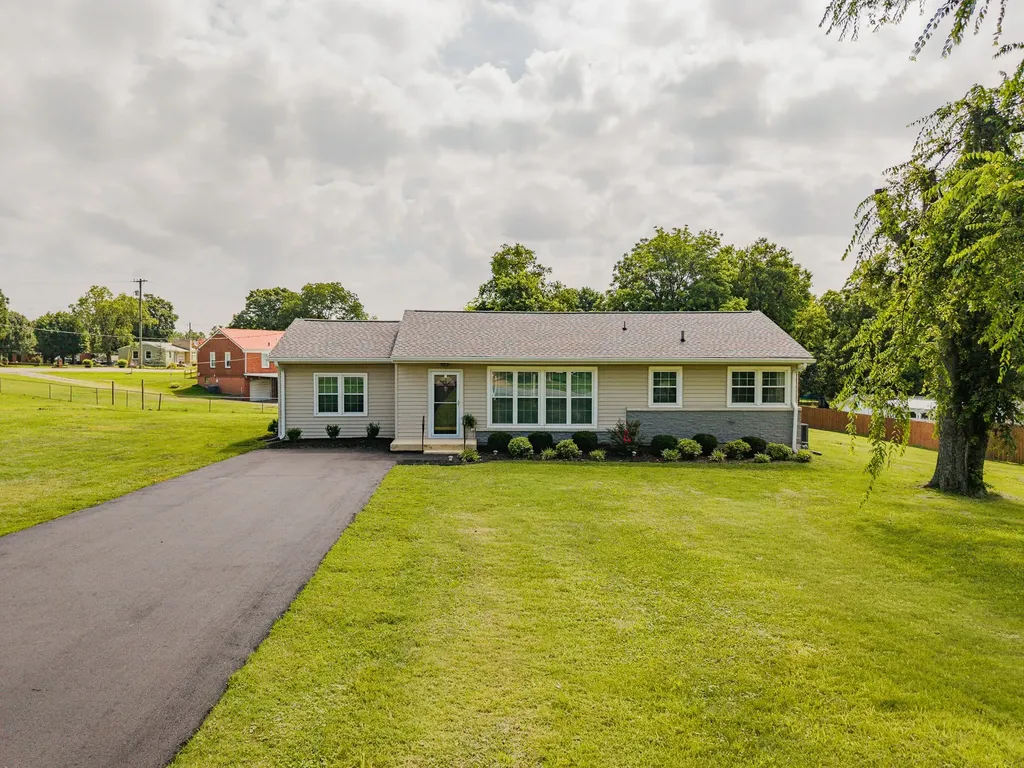 4428 Saunders Avenue Nashville TN 37216