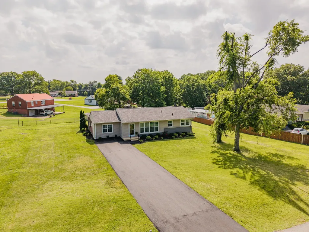 4428 Saunders Avenue Nashville TN 37216