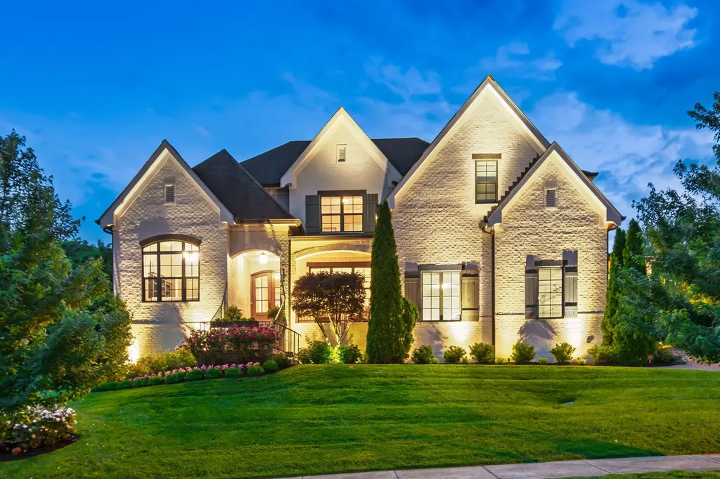 211 Snowden St, W Franklin TN 37064