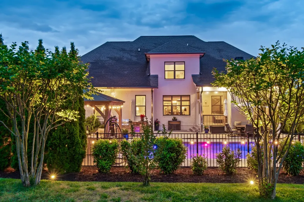 211 Snowden St, W Franklin TN 37064