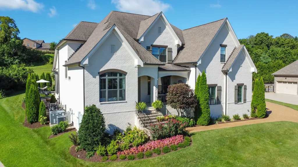 211 Snowden St, W Franklin TN 37064