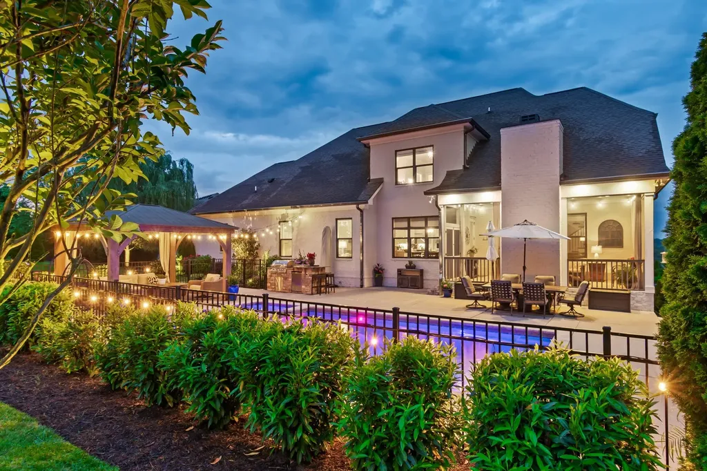 211 Snowden St, W Franklin TN 37064