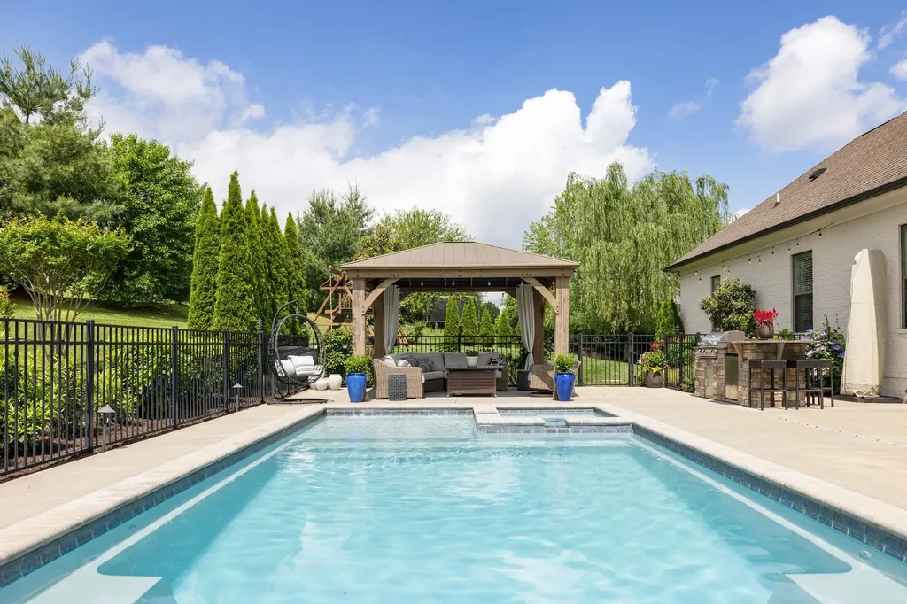 211 Snowden St, W Franklin TN 37064