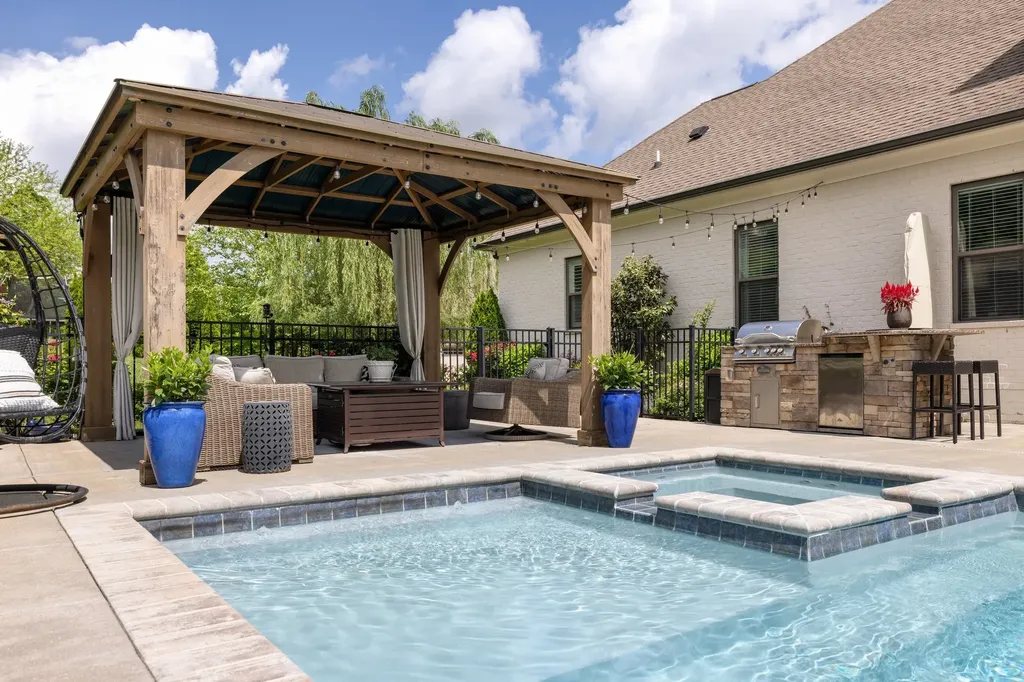 211 Snowden St, W Franklin TN 37064