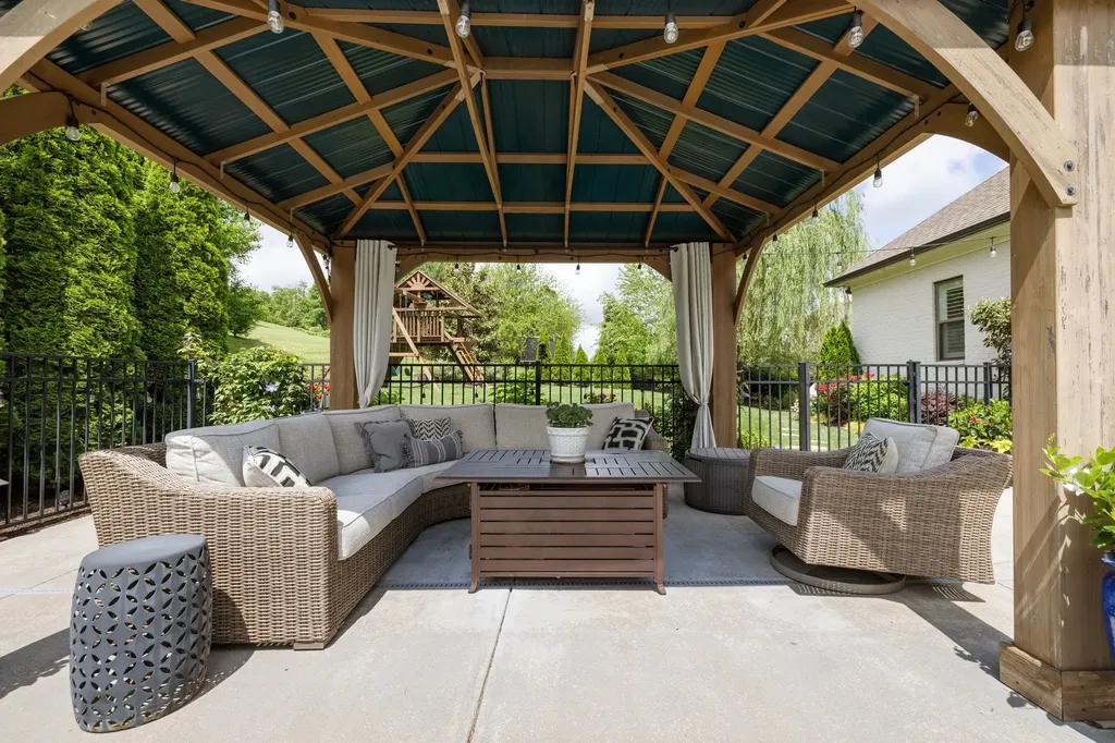 211 Snowden St, W Franklin TN 37064