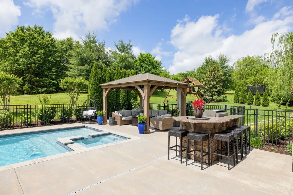 211 Snowden St, W Franklin TN 37064