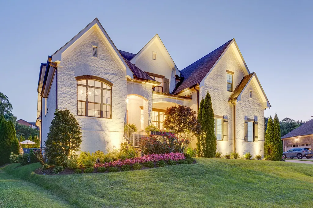 211 Snowden St, W Franklin TN 37064