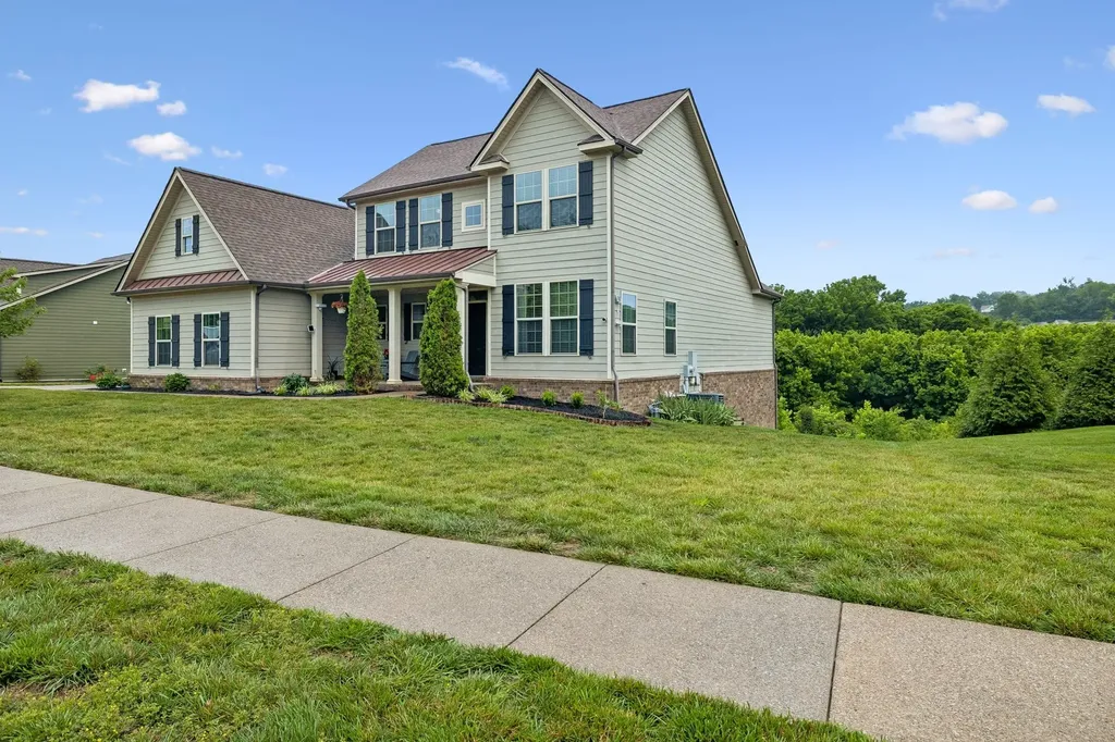 7016 Crimson Leaf Lane College Grove TN 37046