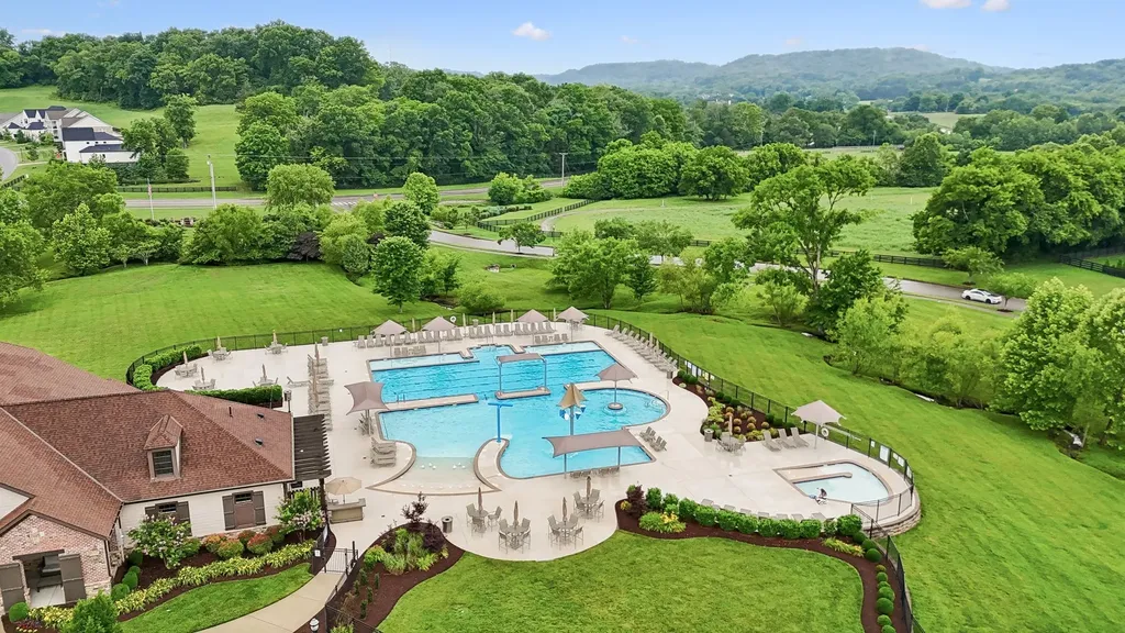 7016 Crimson Leaf Lane College Grove TN 37046