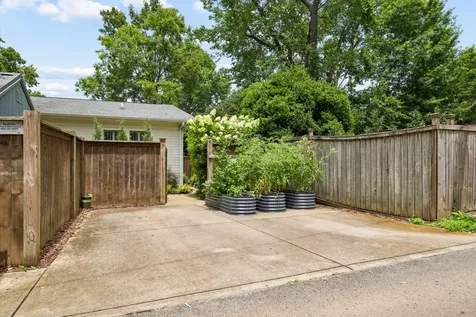 3815 Central Avenue Nashville TN 37205