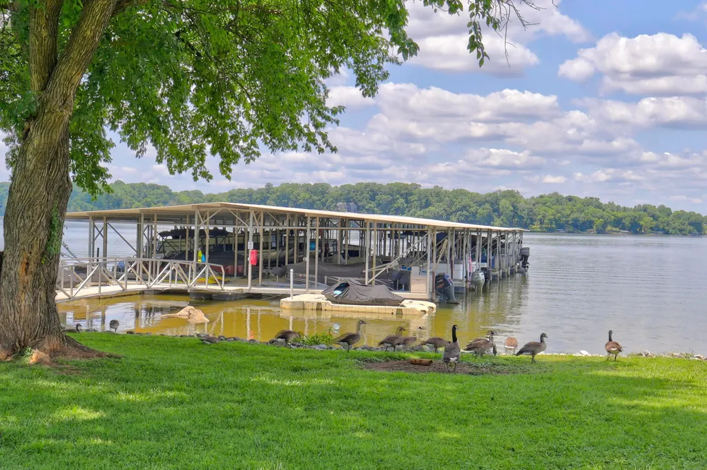 105 Tanasi Shr, S Gallatin TN 37066