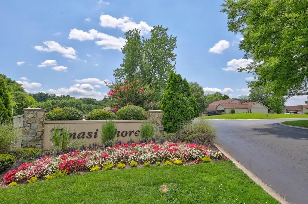 105 Tanasi Shr, S Gallatin TN 37066