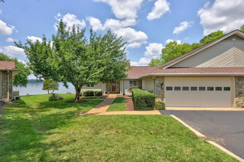 105 Tanasi Shr, S Gallatin TN 37066