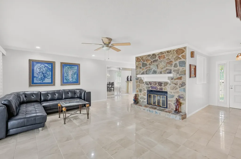 105 Tanasi Shr, S Gallatin TN 37066