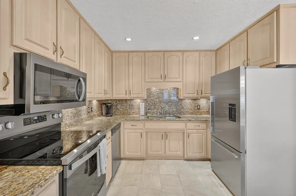 105 Tanasi Shr, S Gallatin TN 37066