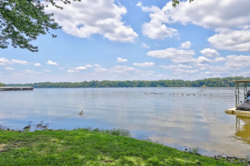 105 Tanasi Shr, S Gallatin TN 37066