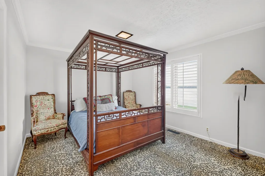 105 Tanasi Shr, S Gallatin TN 37066