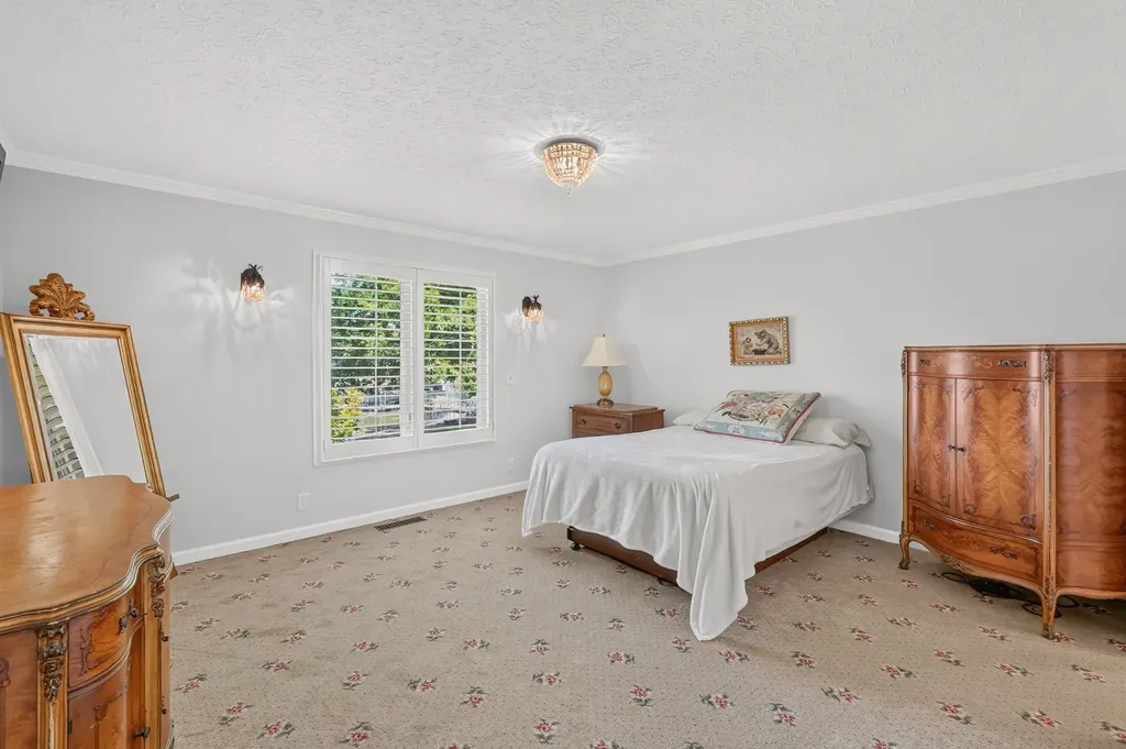 105 Tanasi Shr, S Gallatin TN 37066