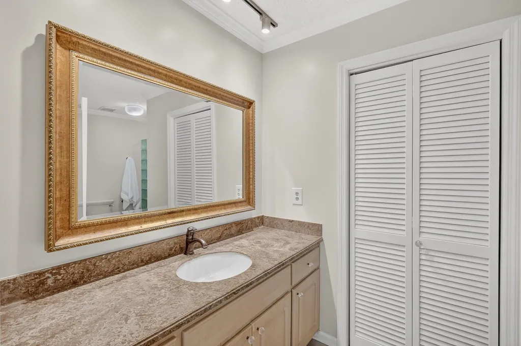 105 Tanasi Shr, S Gallatin TN 37066
