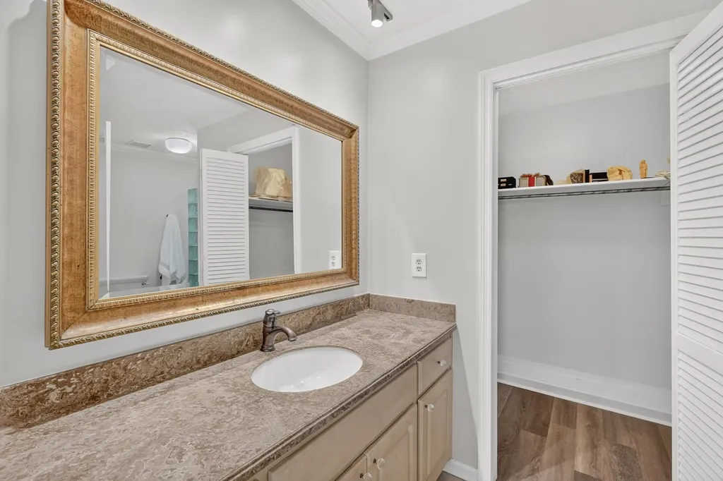 105 Tanasi Shr, S Gallatin TN 37066